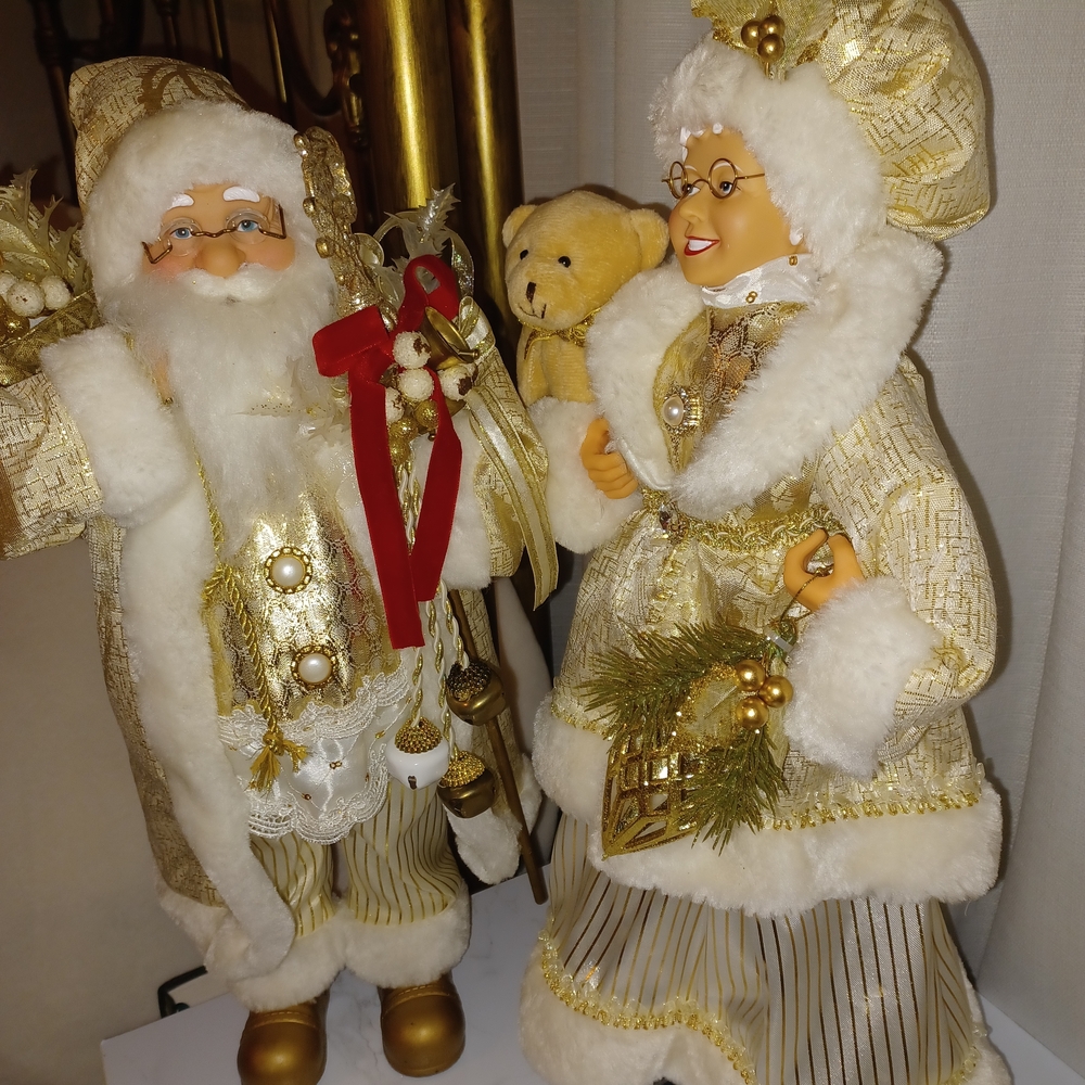 Luxurious Gold and White Santa Claus Figurine Set